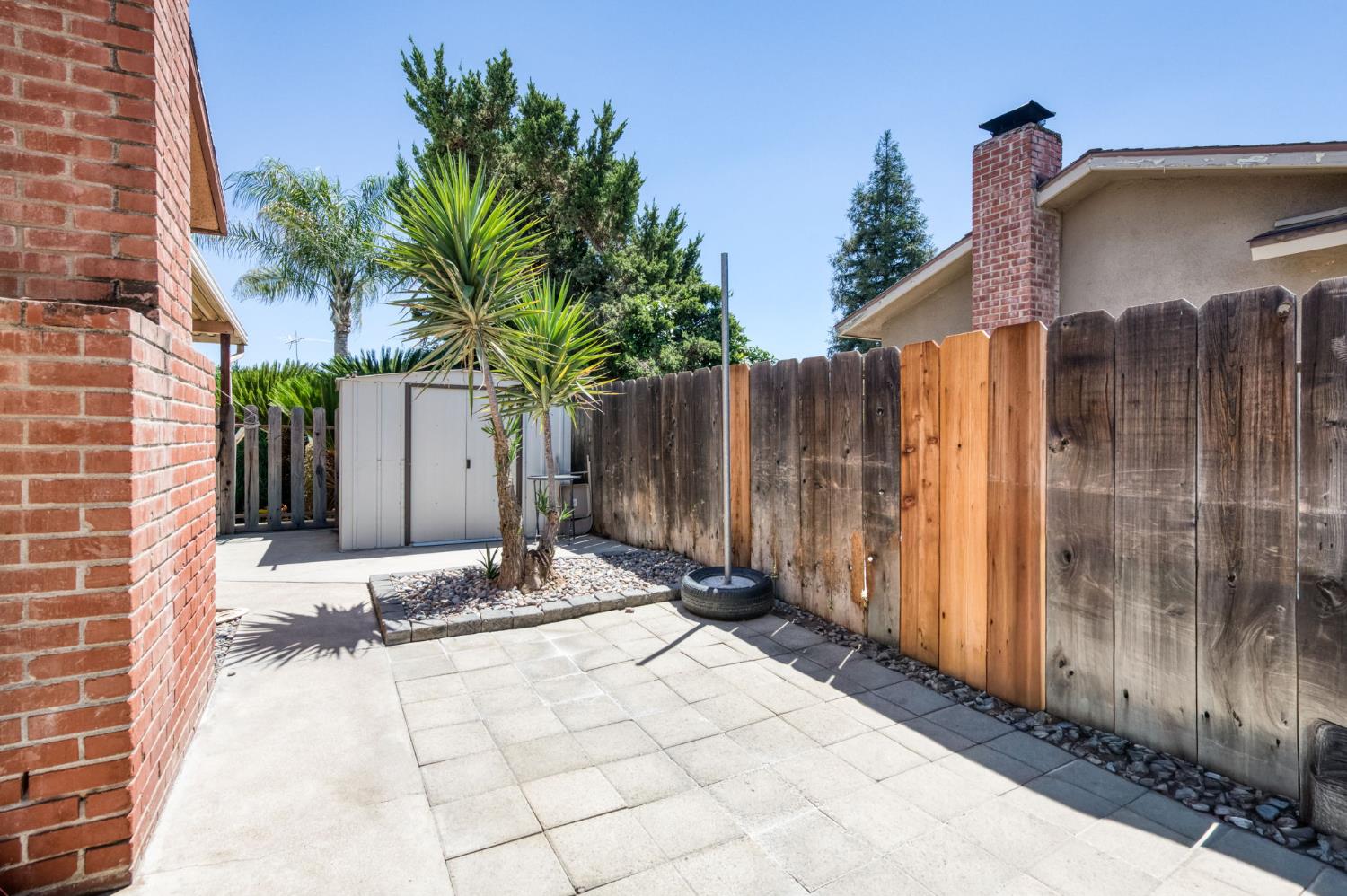1504 Scott Ave, Clovis, CA 93611