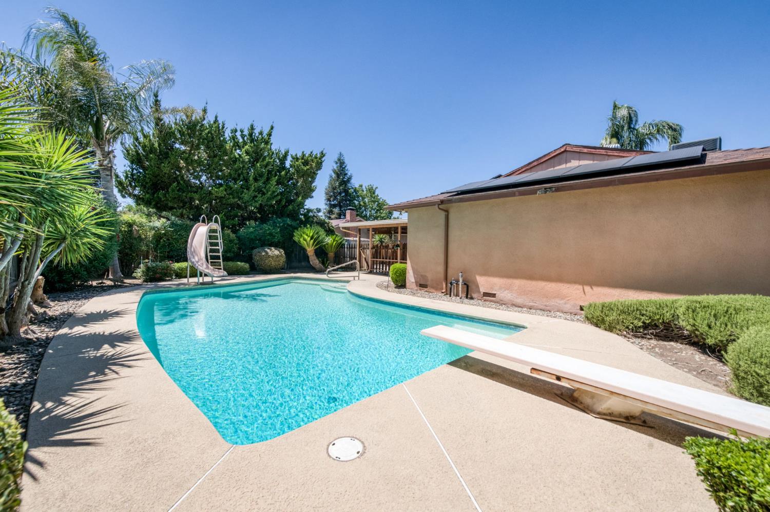 1504 Scott Ave, Clovis, CA 93611