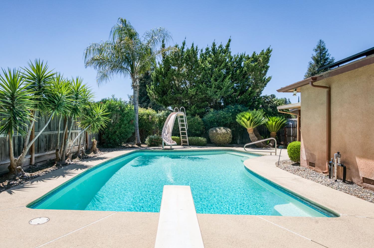 1504 Scott Ave, Clovis, CA 93611