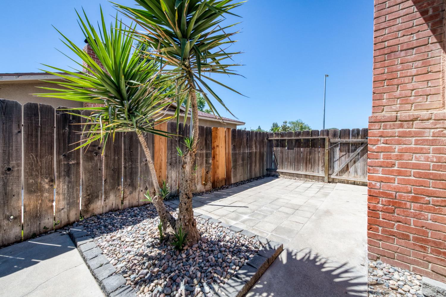 1504 Scott Ave, Clovis, CA 93611