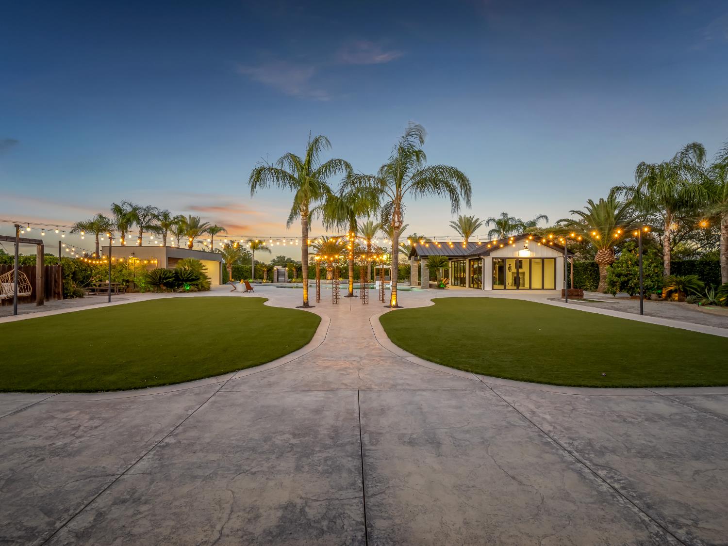17113 Mark Rd, Madera, CA 93636