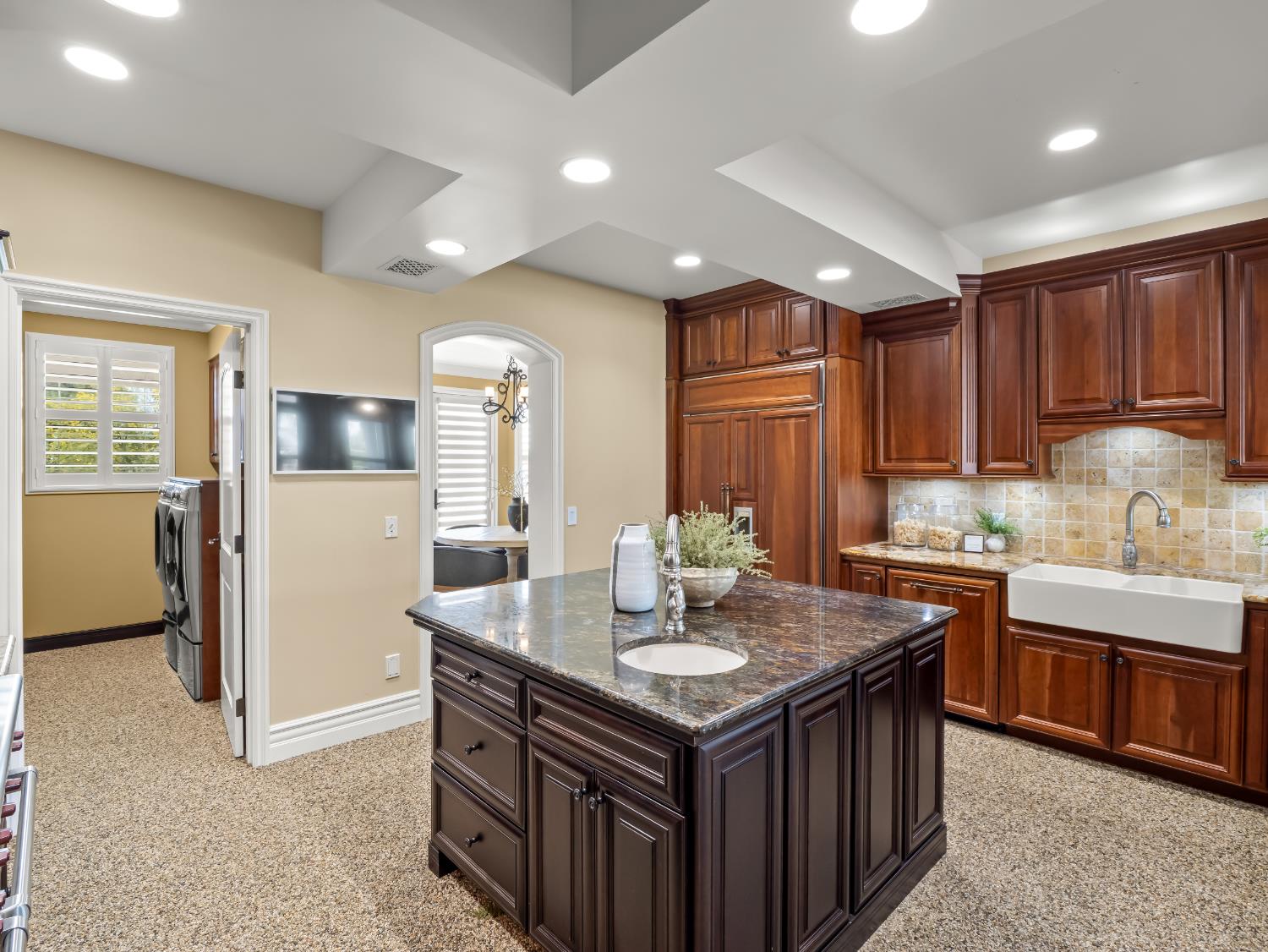 17113 Mark Rd, Madera, CA 93636