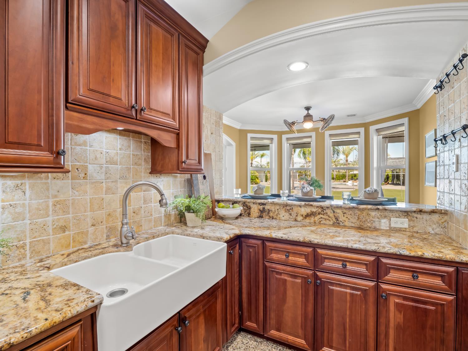 17113 Mark Rd, Madera, CA 93636