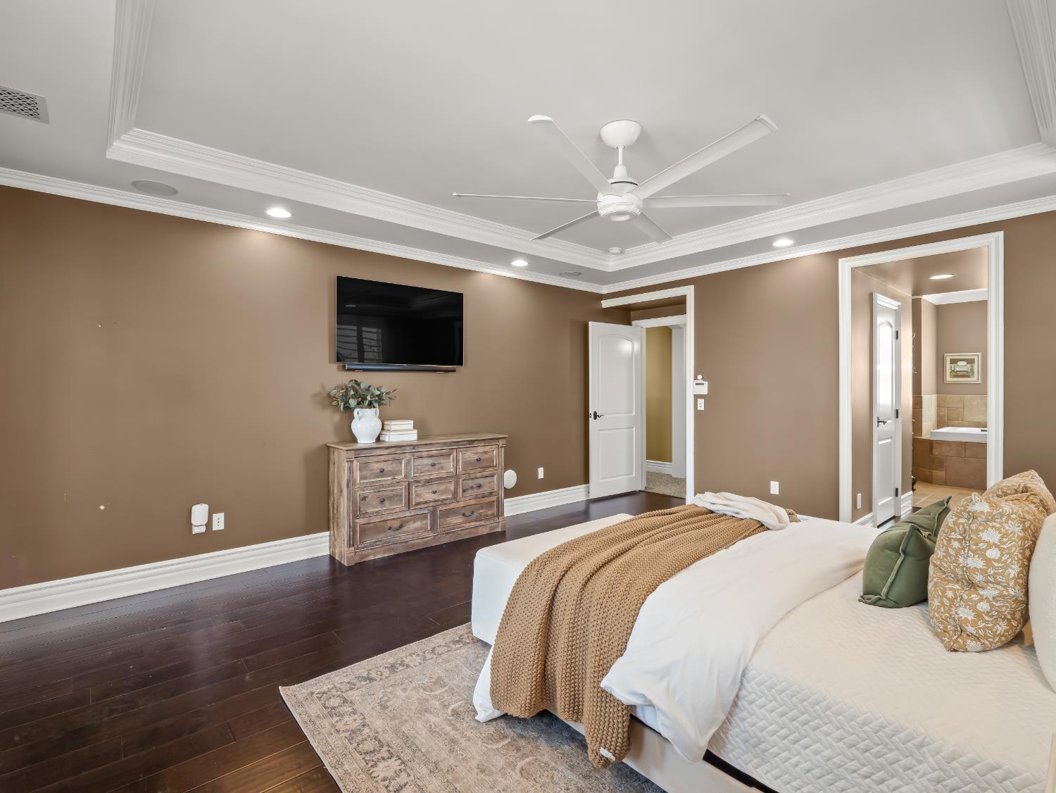 17113 Mark Rd, Madera, CA 93636