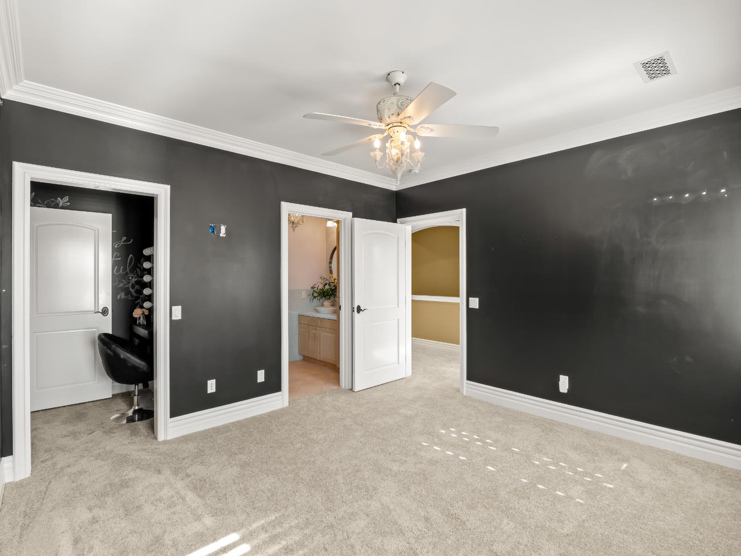 17113 Mark Rd, Madera, CA 93636