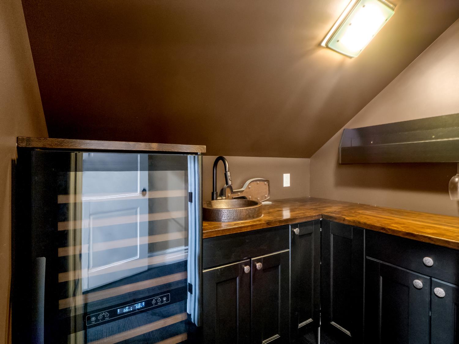 17113 Mark Rd, Madera, CA 93636