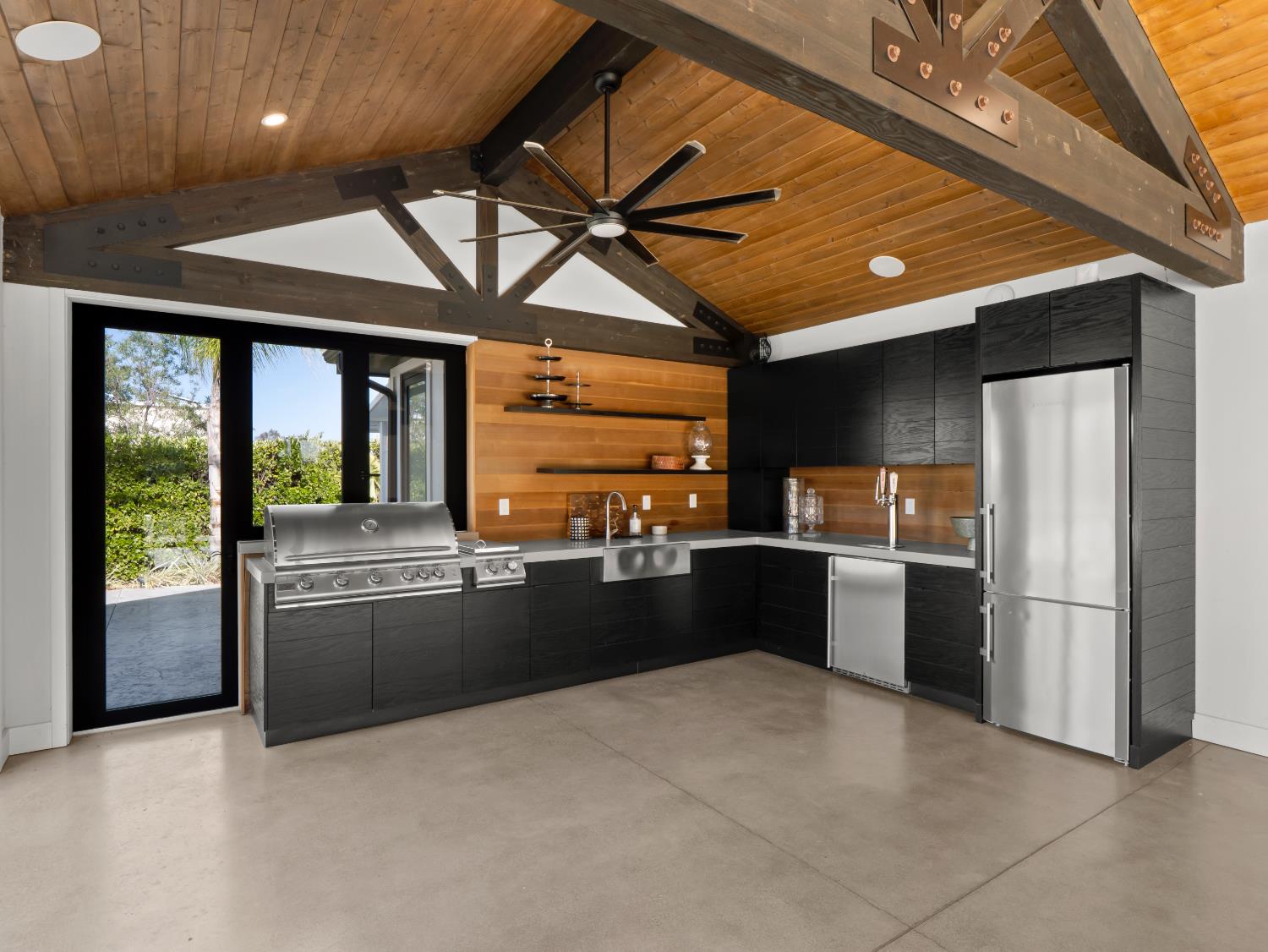 17113 Mark Rd, Madera, CA 93636