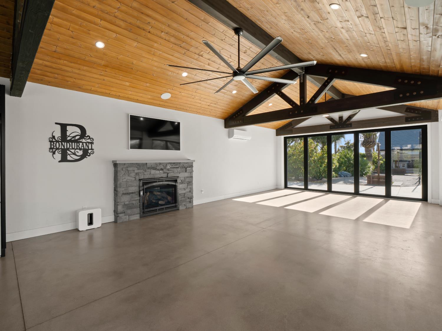 17113 Mark Rd, Madera, CA 93636