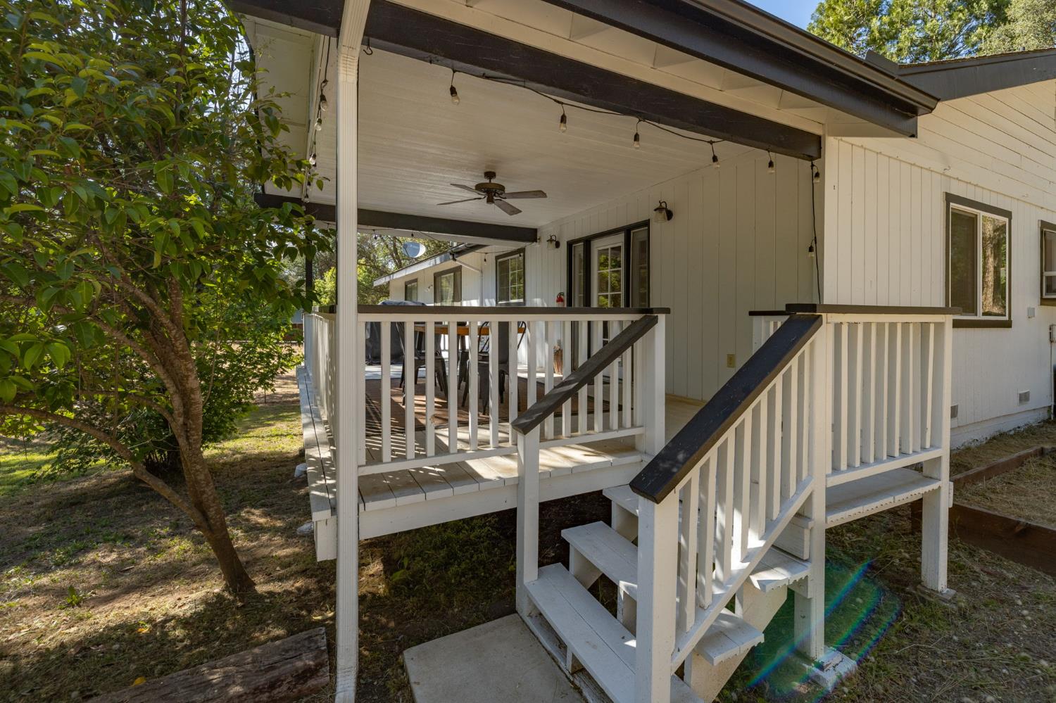 48866 Rock Point Rd, Oakhurst, CA 93644
