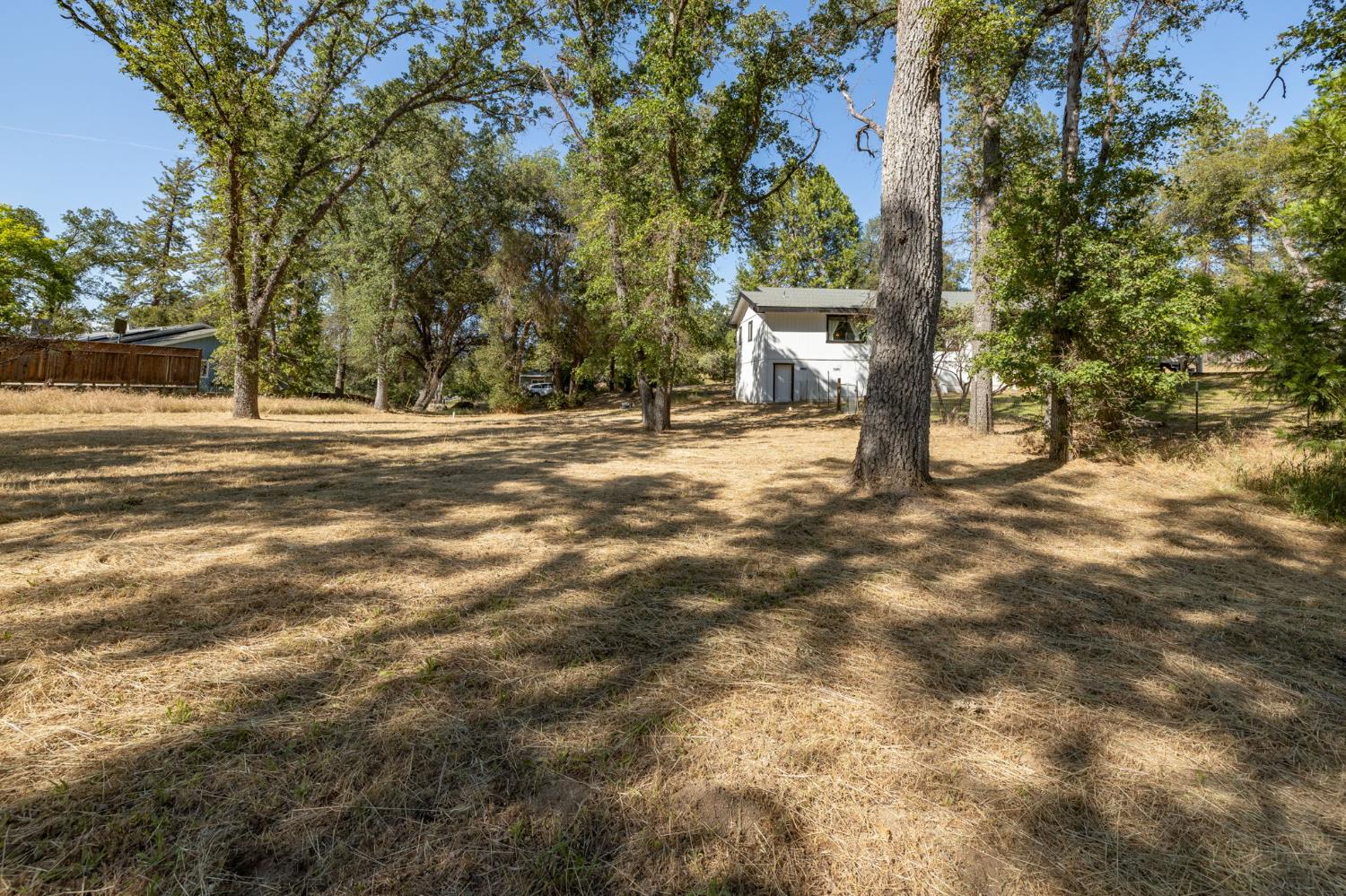 48866 Rock Point Rd, Oakhurst, CA 93644