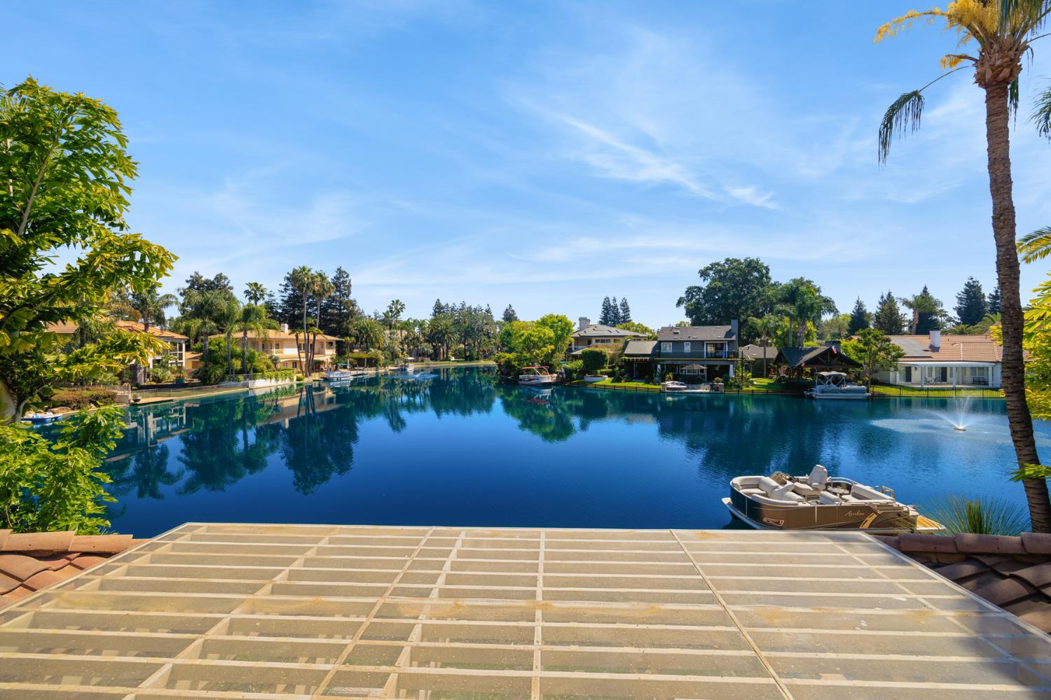 1700 N Roeben Dr, Visalia, CA 93291