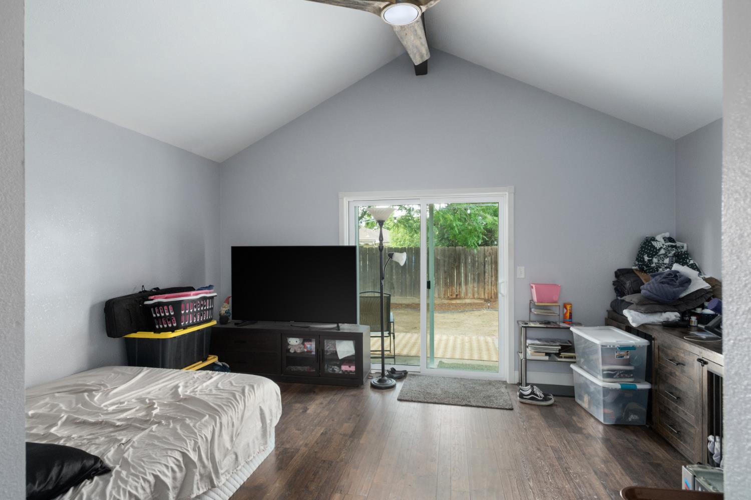 1575 Purvis Ave, Clovis, CA 93611