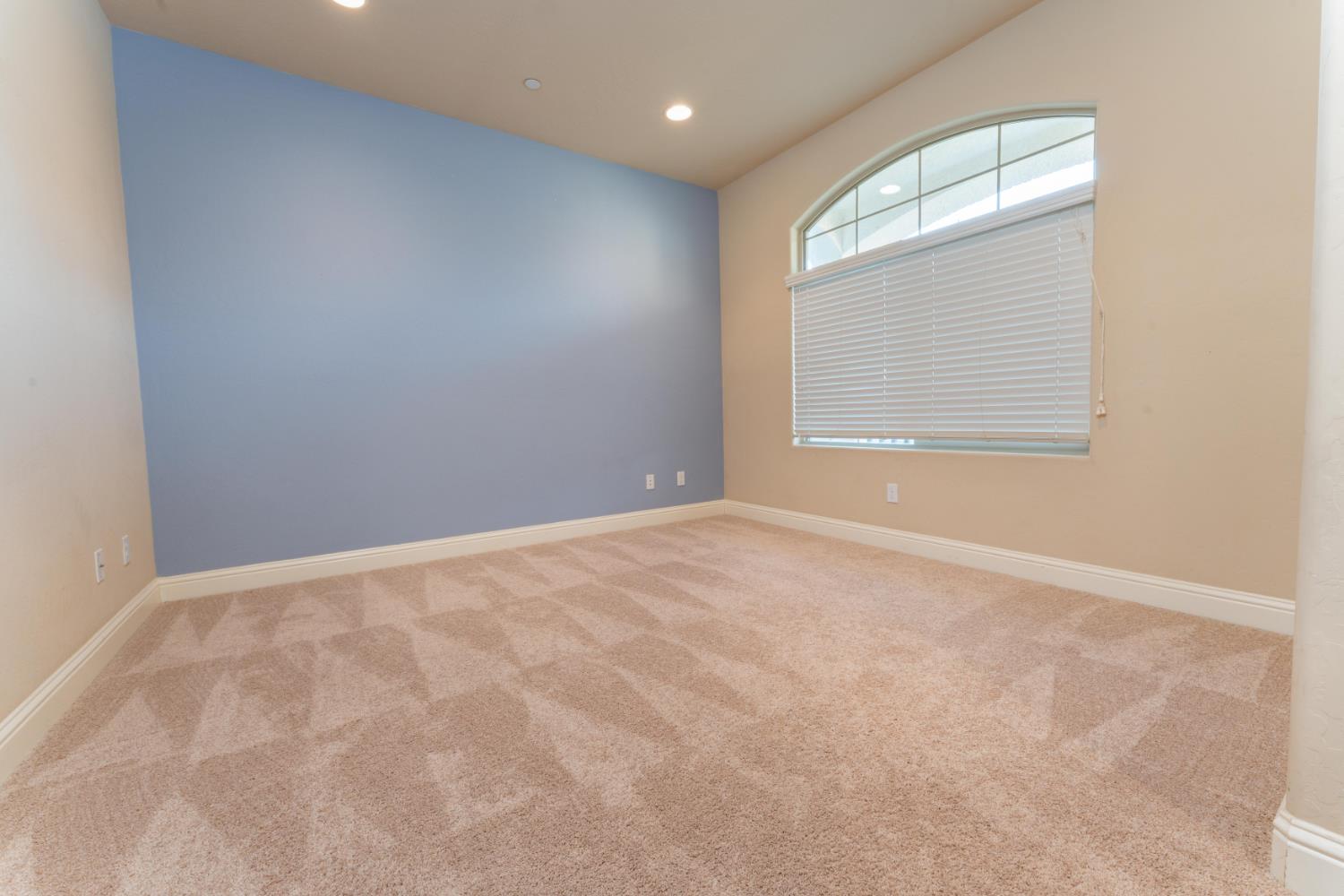 6162 E Farrin Ave, Fresno, CA 93727