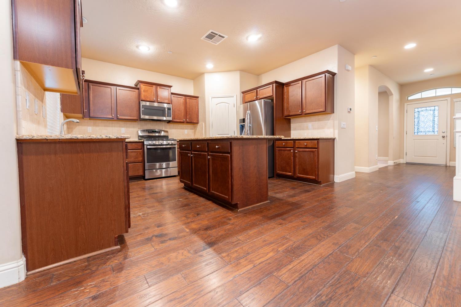 6162 E Farrin Ave, Fresno, CA 93727