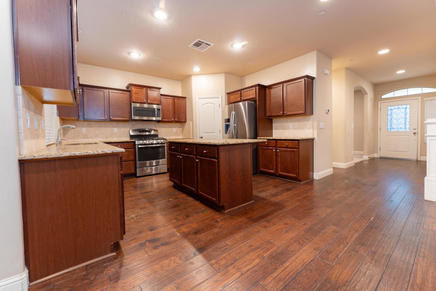 6162 E Farrin Ave, Fresno, CA 93727