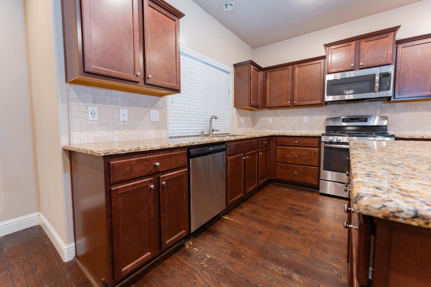6162 E Farrin Ave, Fresno, CA 93727