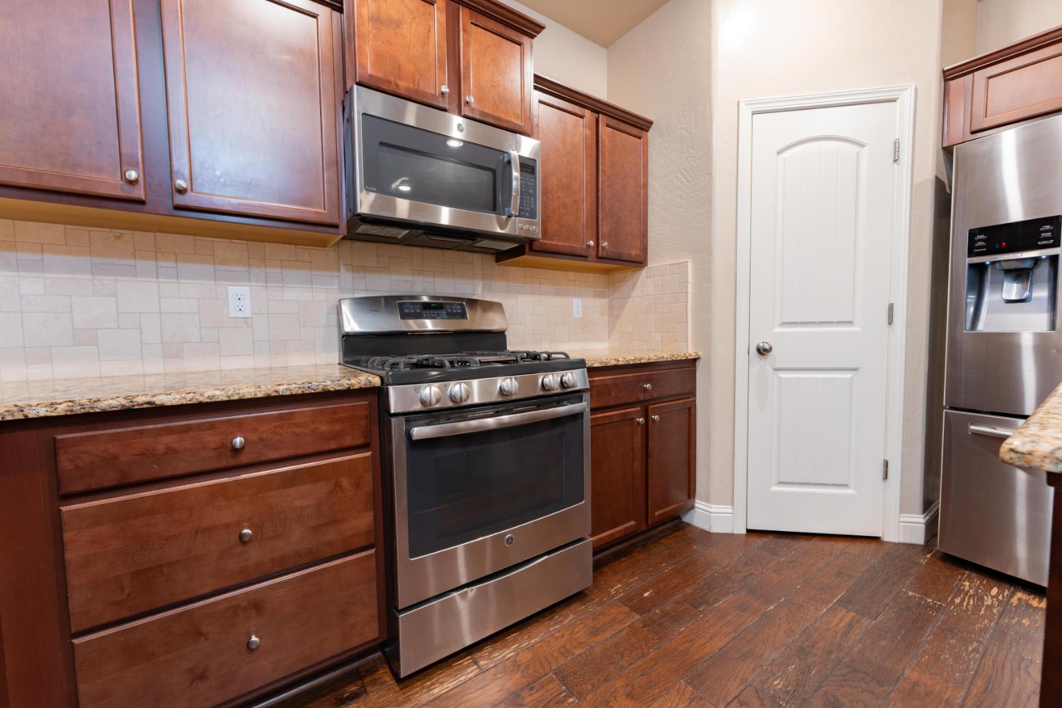 6162 E Farrin Ave, Fresno, CA 93727