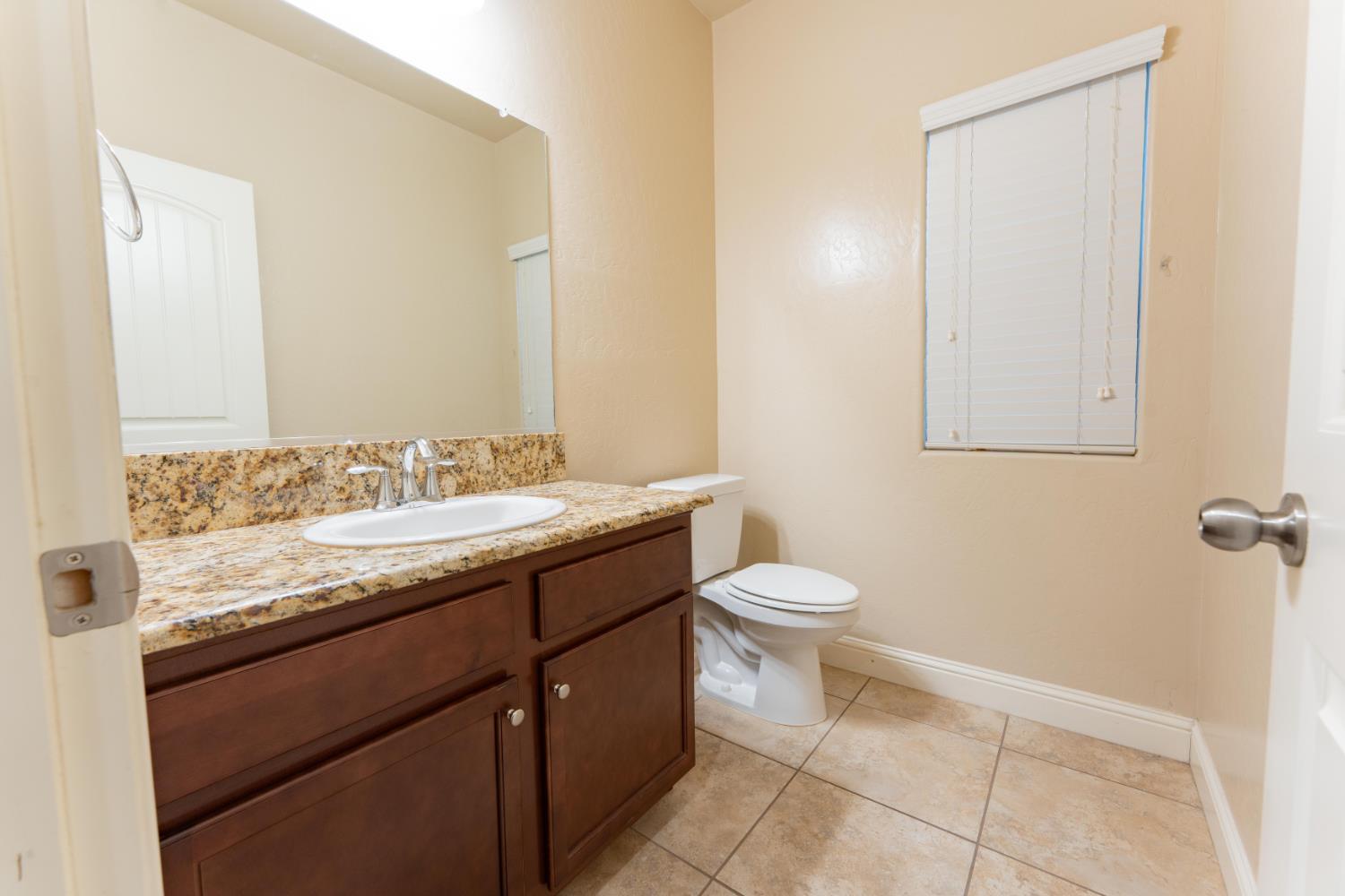 6162 E Farrin Ave, Fresno, CA 93727