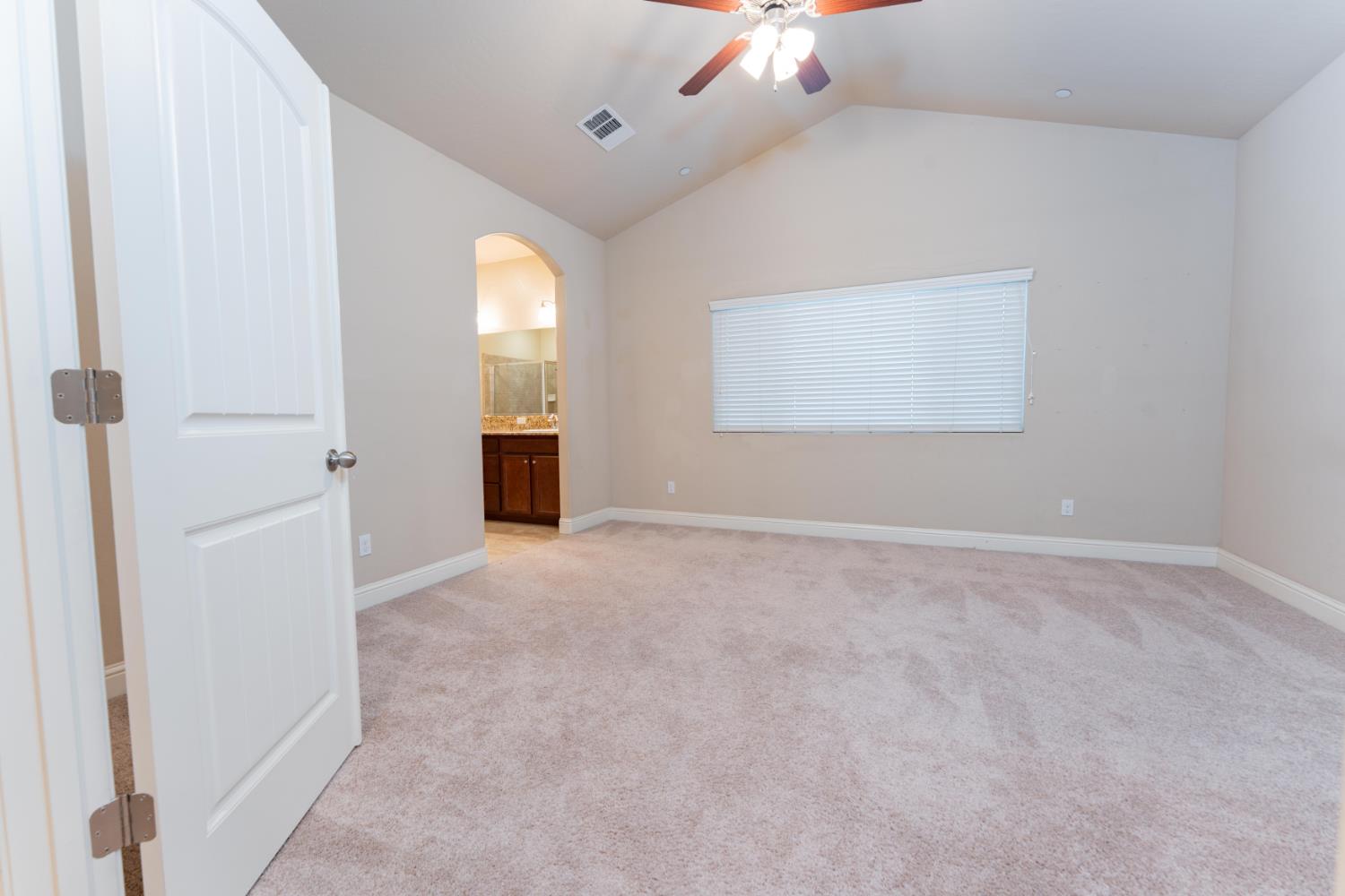 6162 E Farrin Ave, Fresno, CA 93727