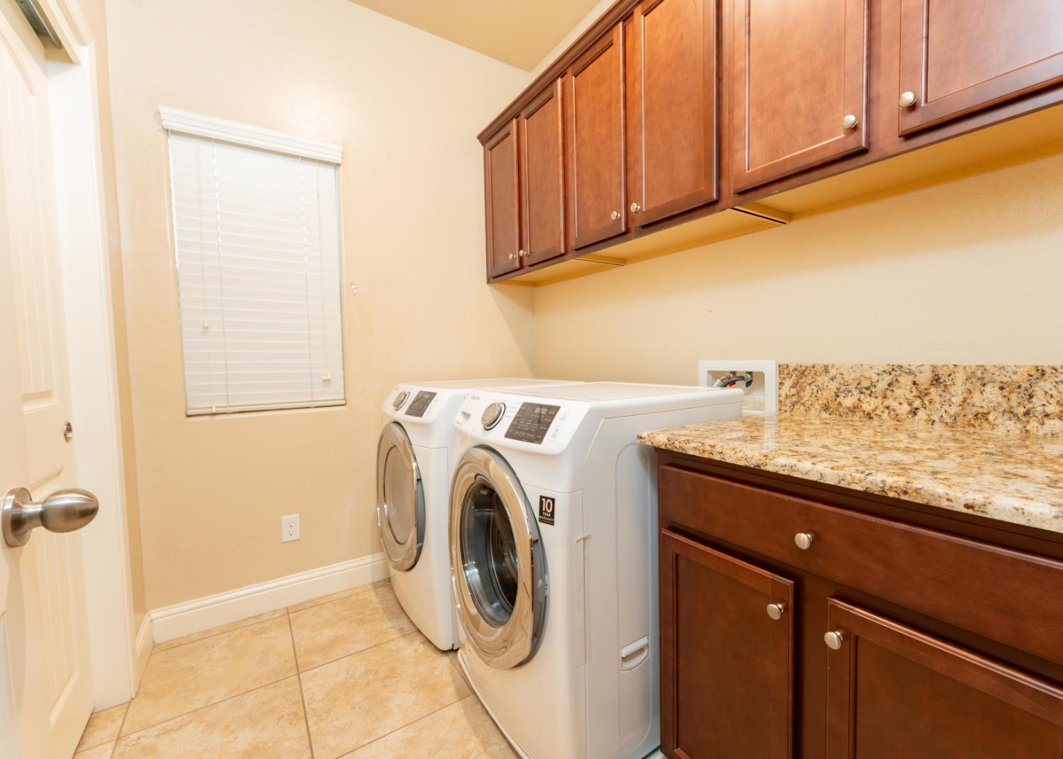 6162 E Farrin Ave, Fresno, CA 93727