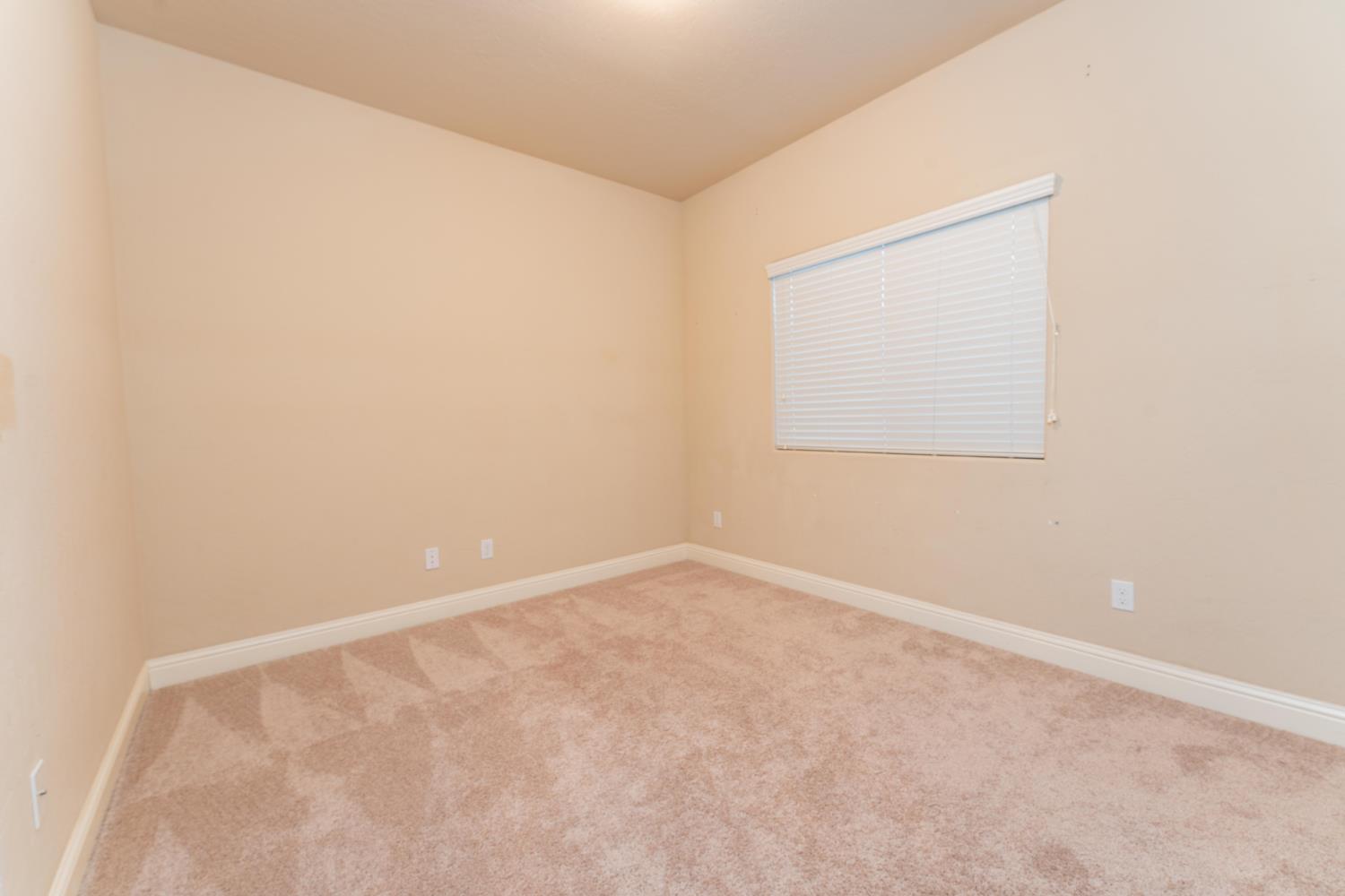6162 E Farrin Ave, Fresno, CA 93727
