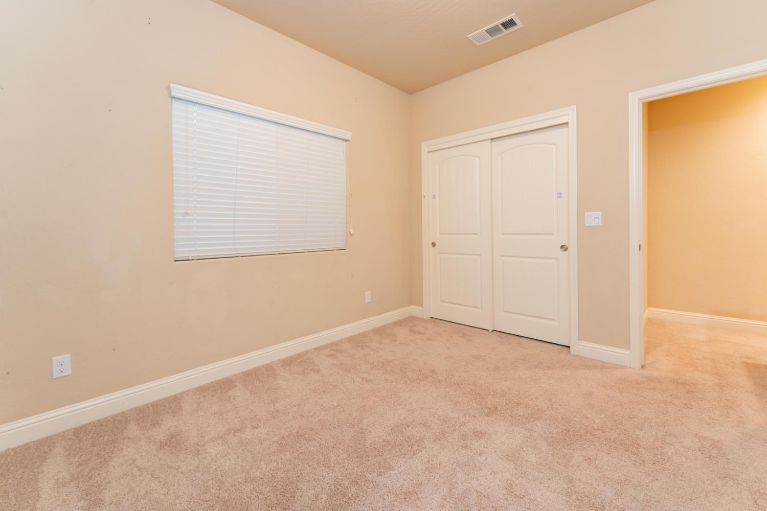 6162 E Farrin Ave, Fresno, CA 93727
