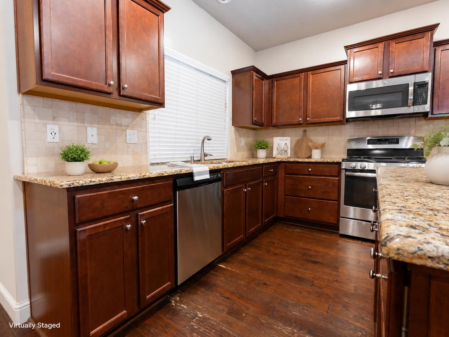 6162 E Farrin Ave, Fresno, CA 93727