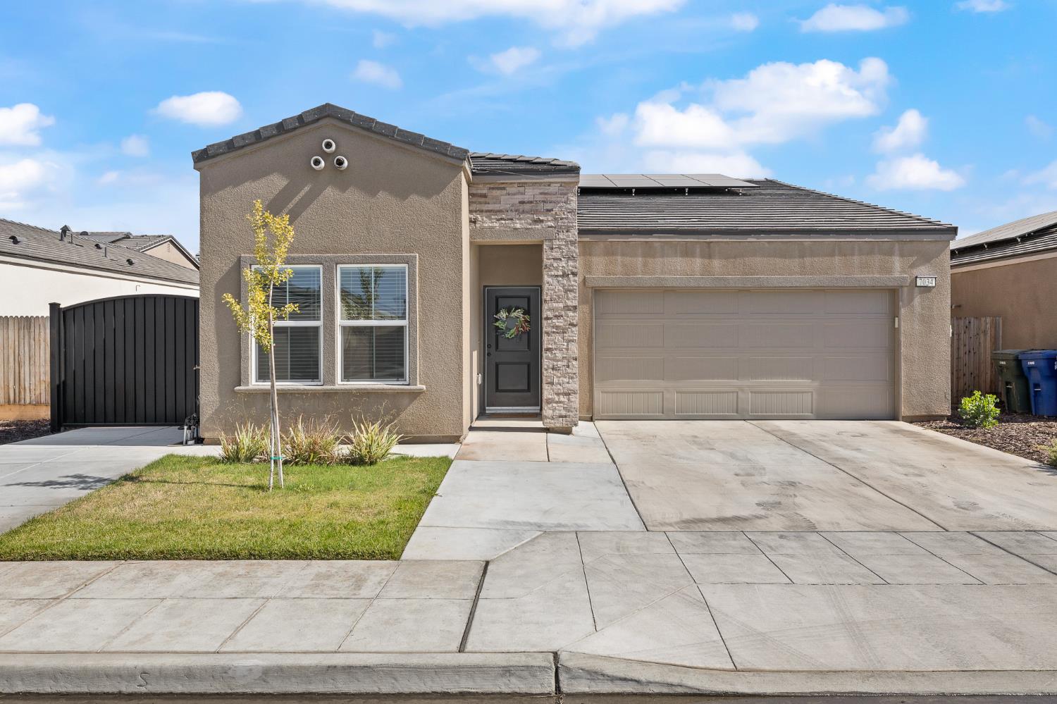 7034 W Willis, Fresno, CA 93723