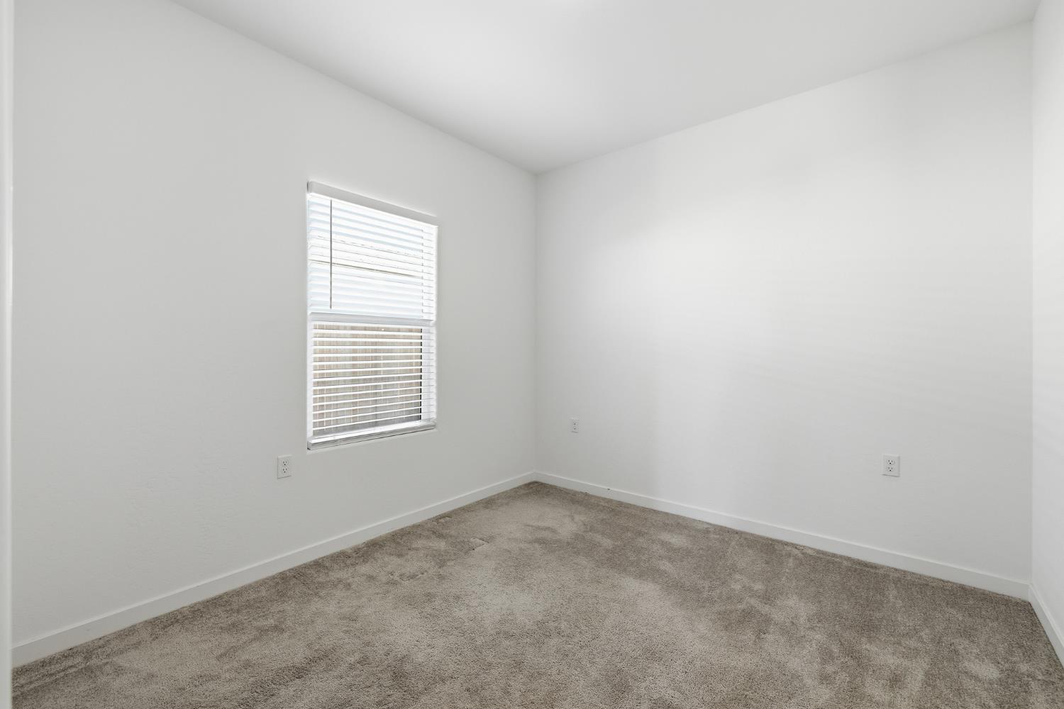 7034 W Willis, Fresno, CA 93723