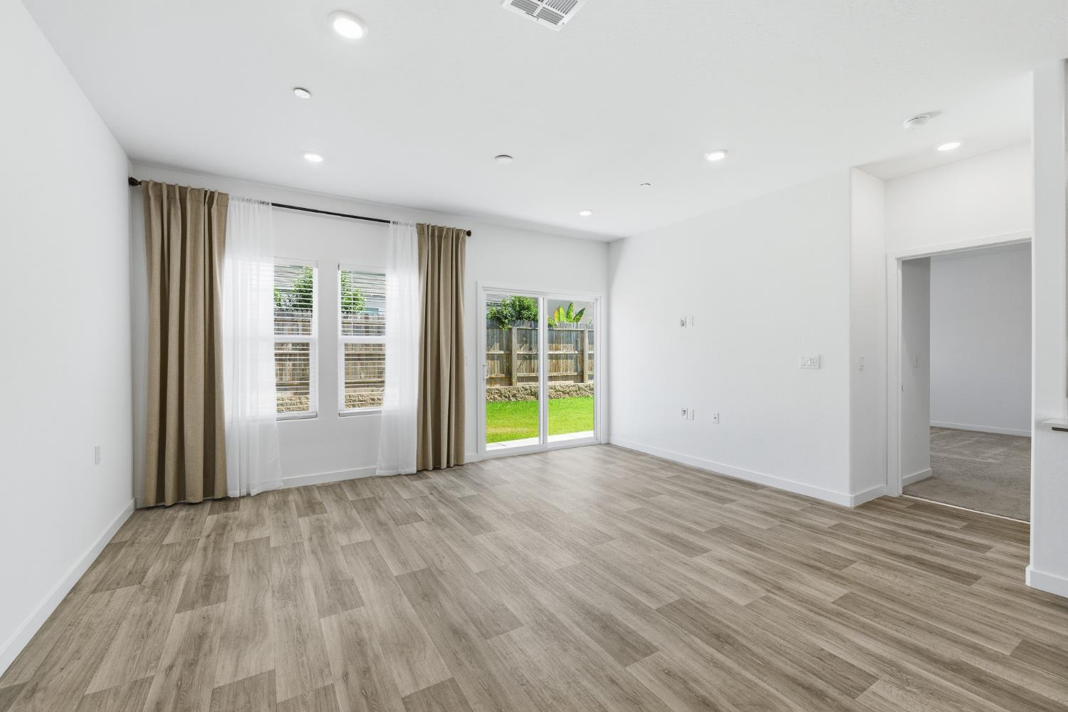 7034 W Willis, Fresno, CA 93723