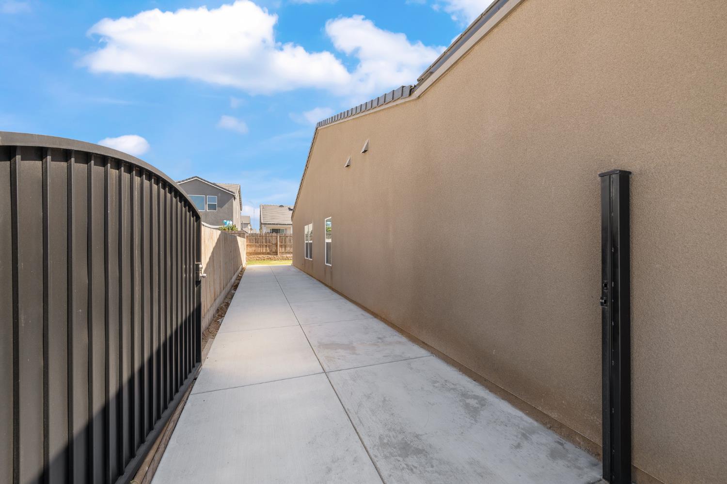 7034 W Willis, Fresno, CA 93723