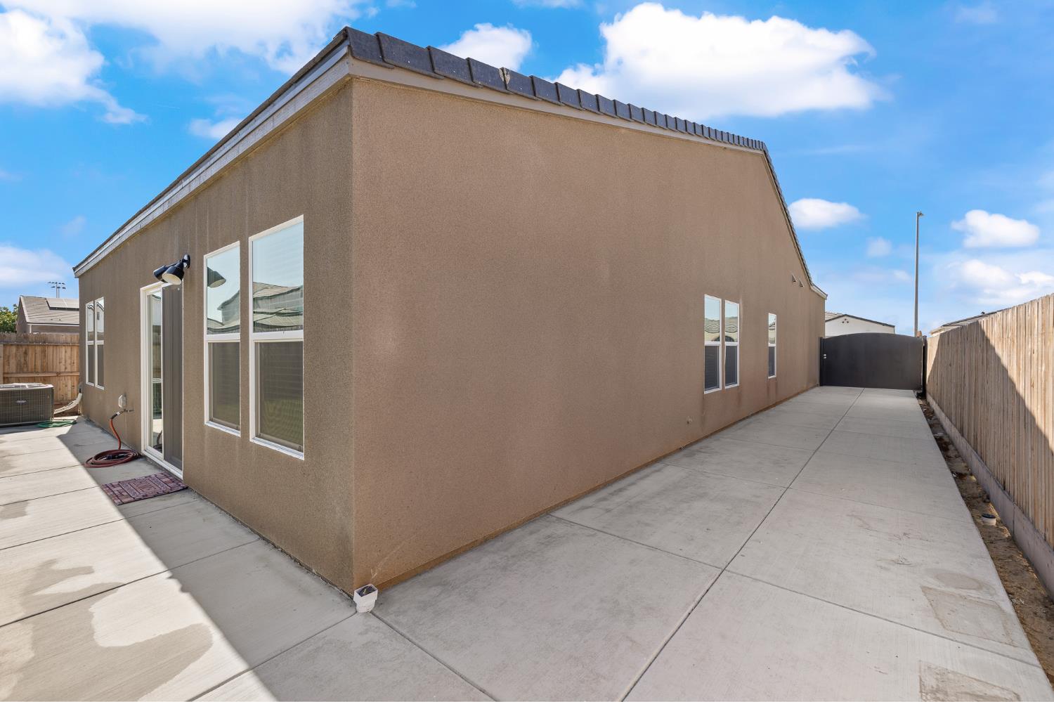 7034 W Willis, Fresno, CA 93723