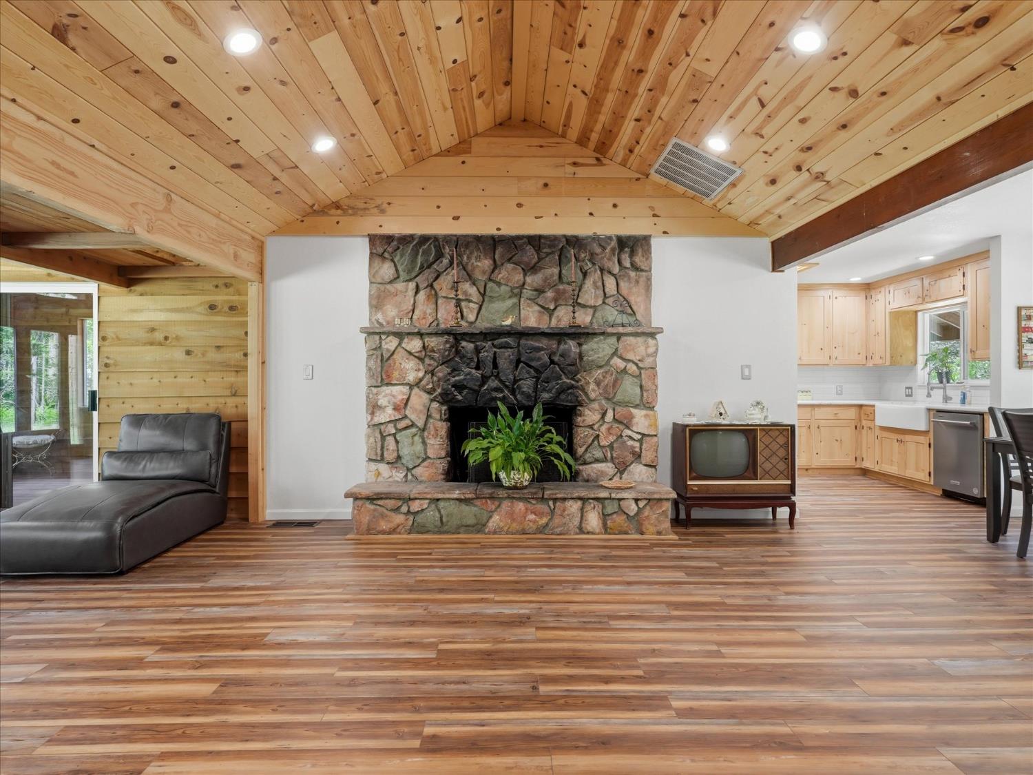 59967 Cascadel Rd, North Fork, CA 93643