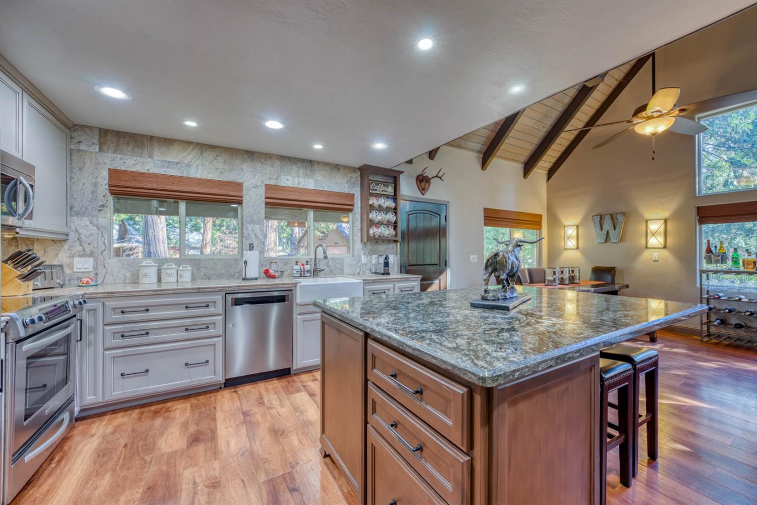 42165 Smoke Tree Lane, Shaver Lake, CA 93664