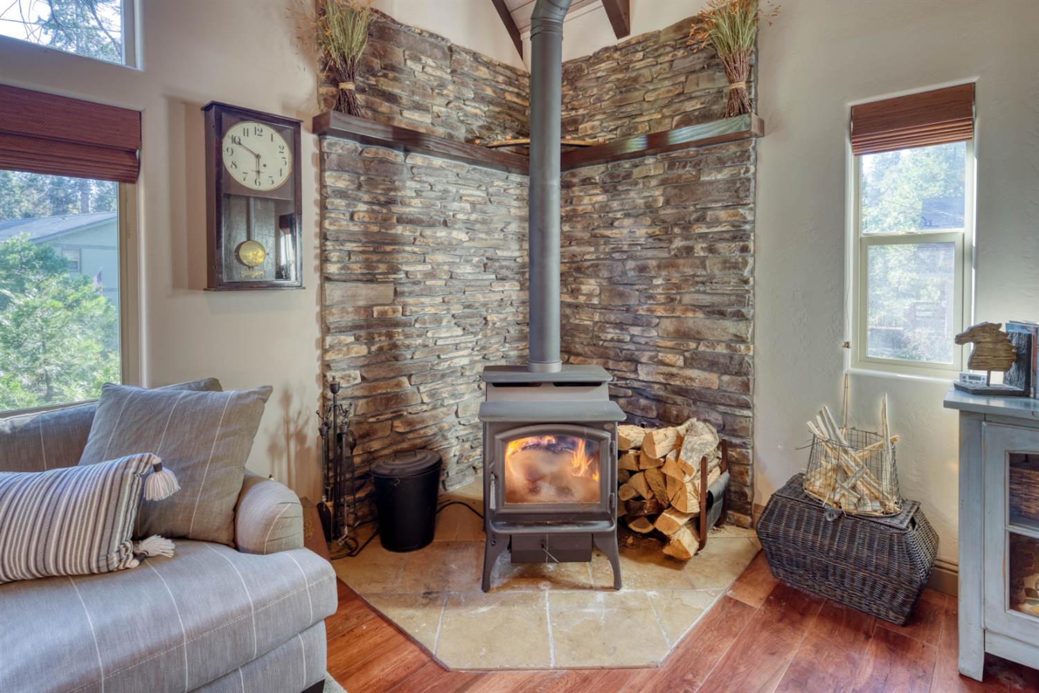 42165 Smoke Tree Lane, Shaver Lake, CA 93664