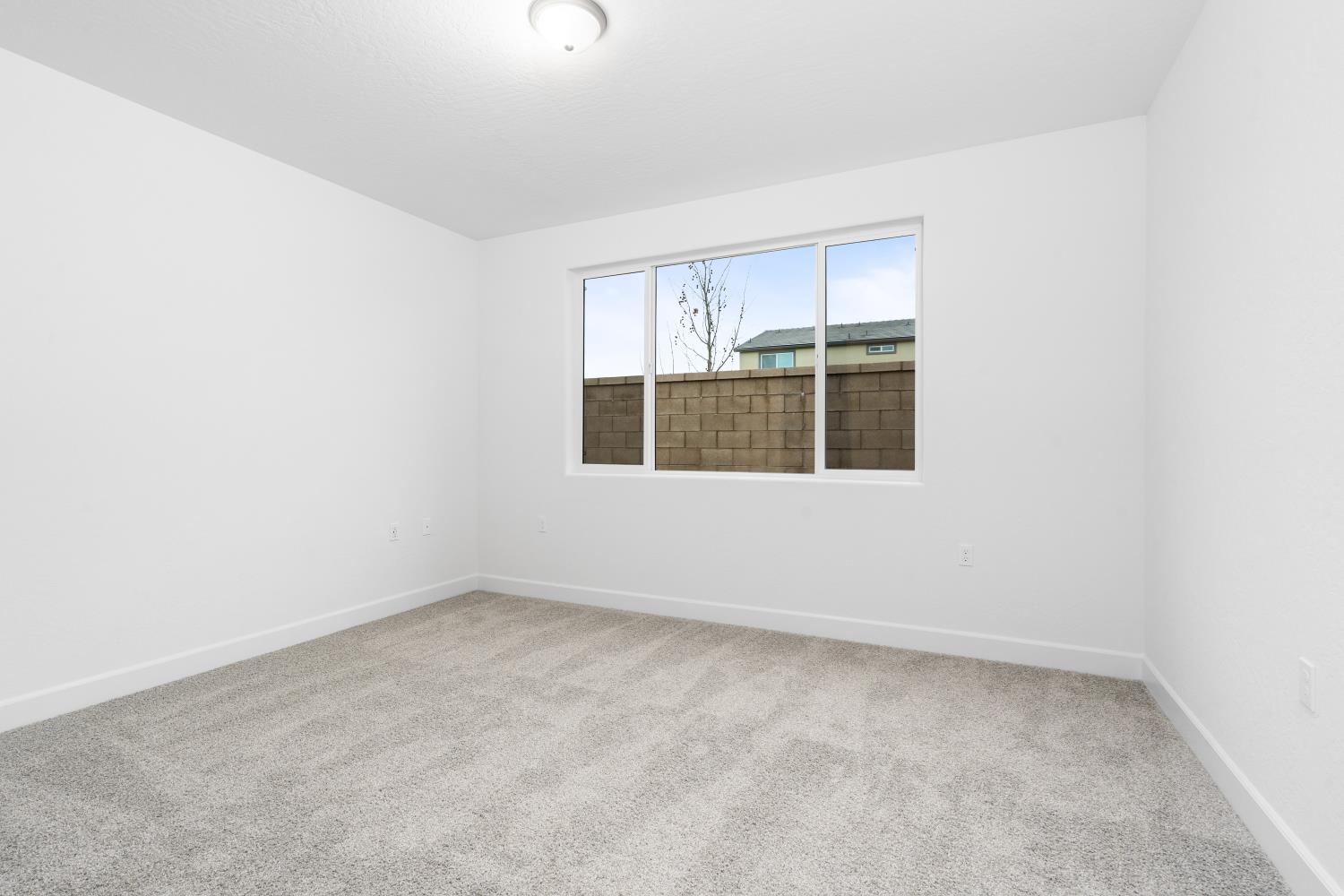 380 Huckleberry Rd S, Madera, CA 93636