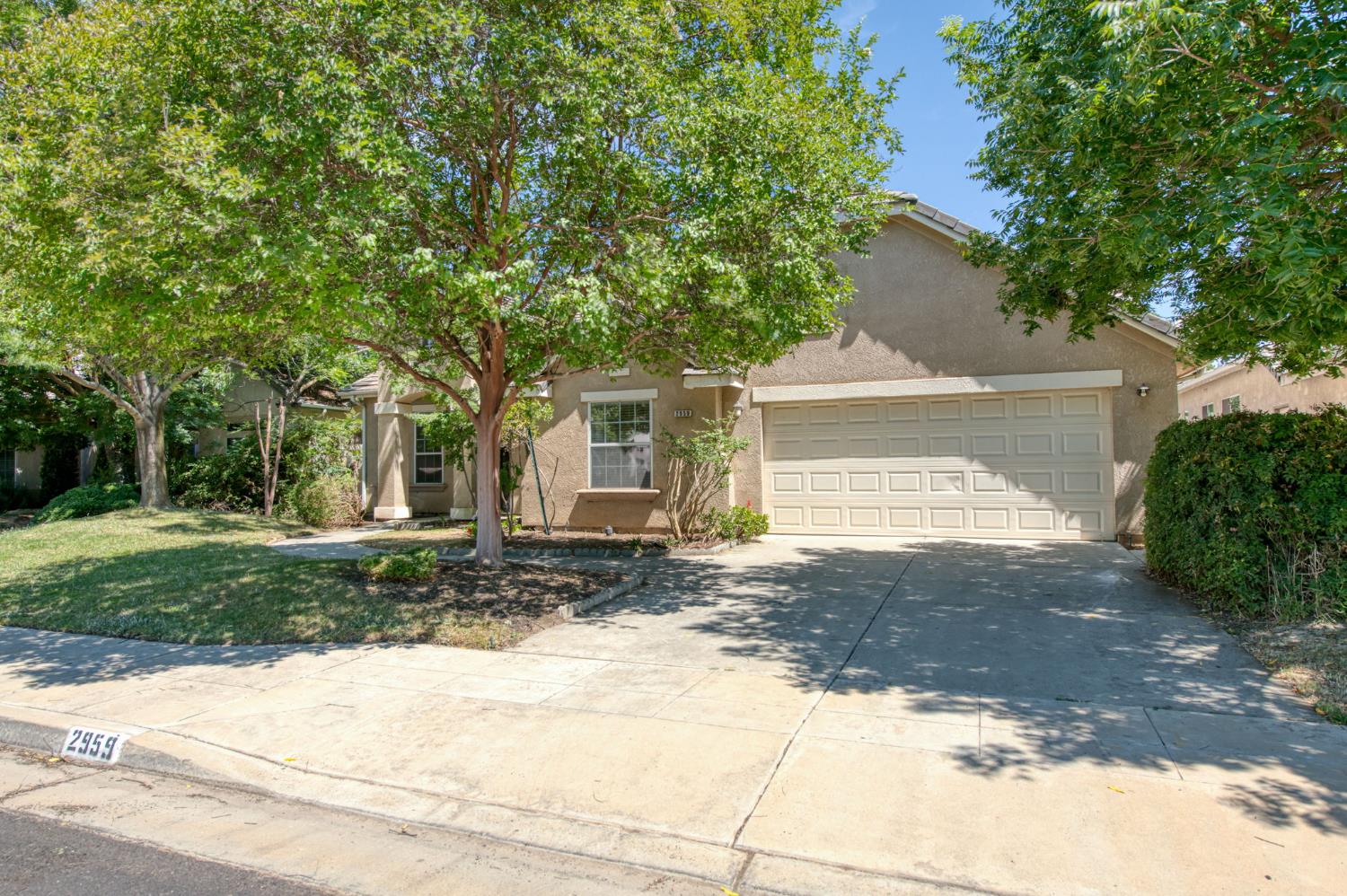 2959 Swift Ave, Clovis, CA 93611