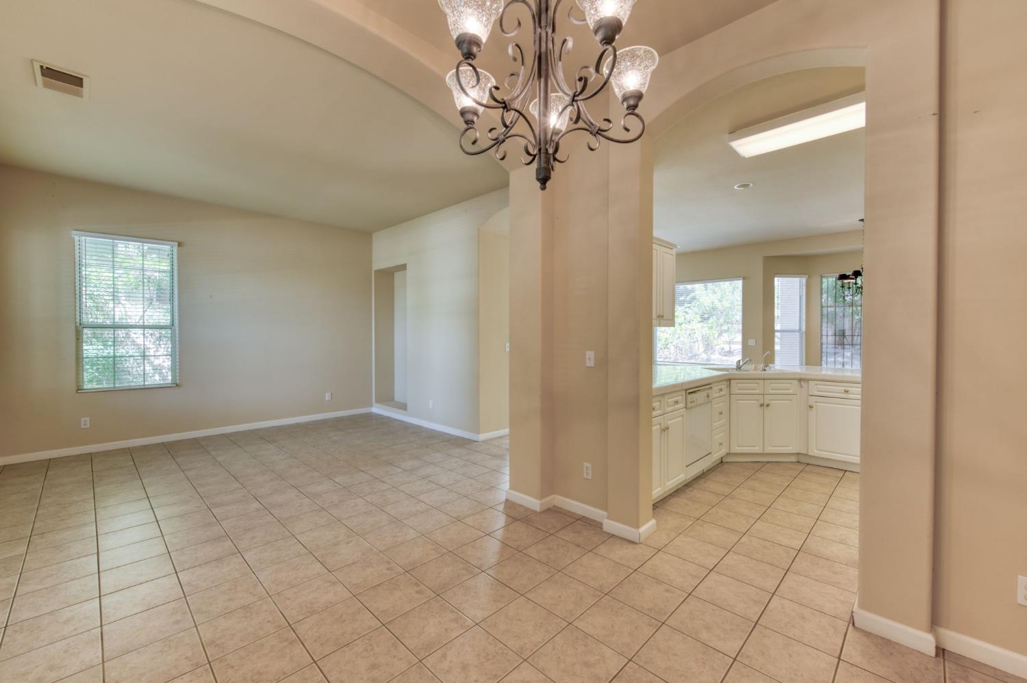 2959 Swift Ave, Clovis, CA 93611
