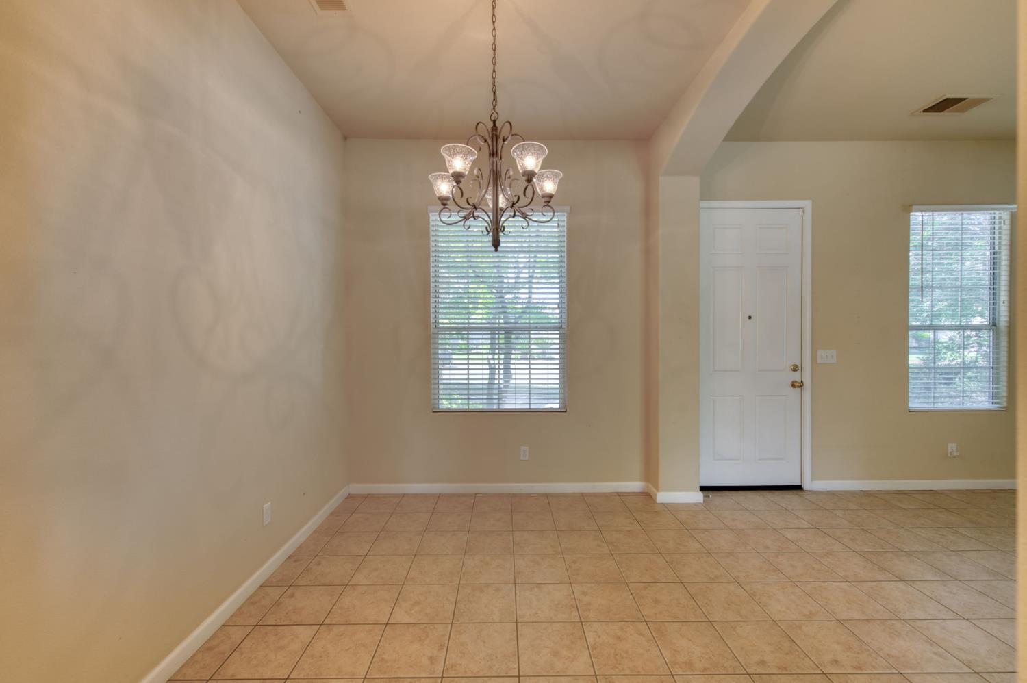 2959 Swift Ave, Clovis, CA 93611