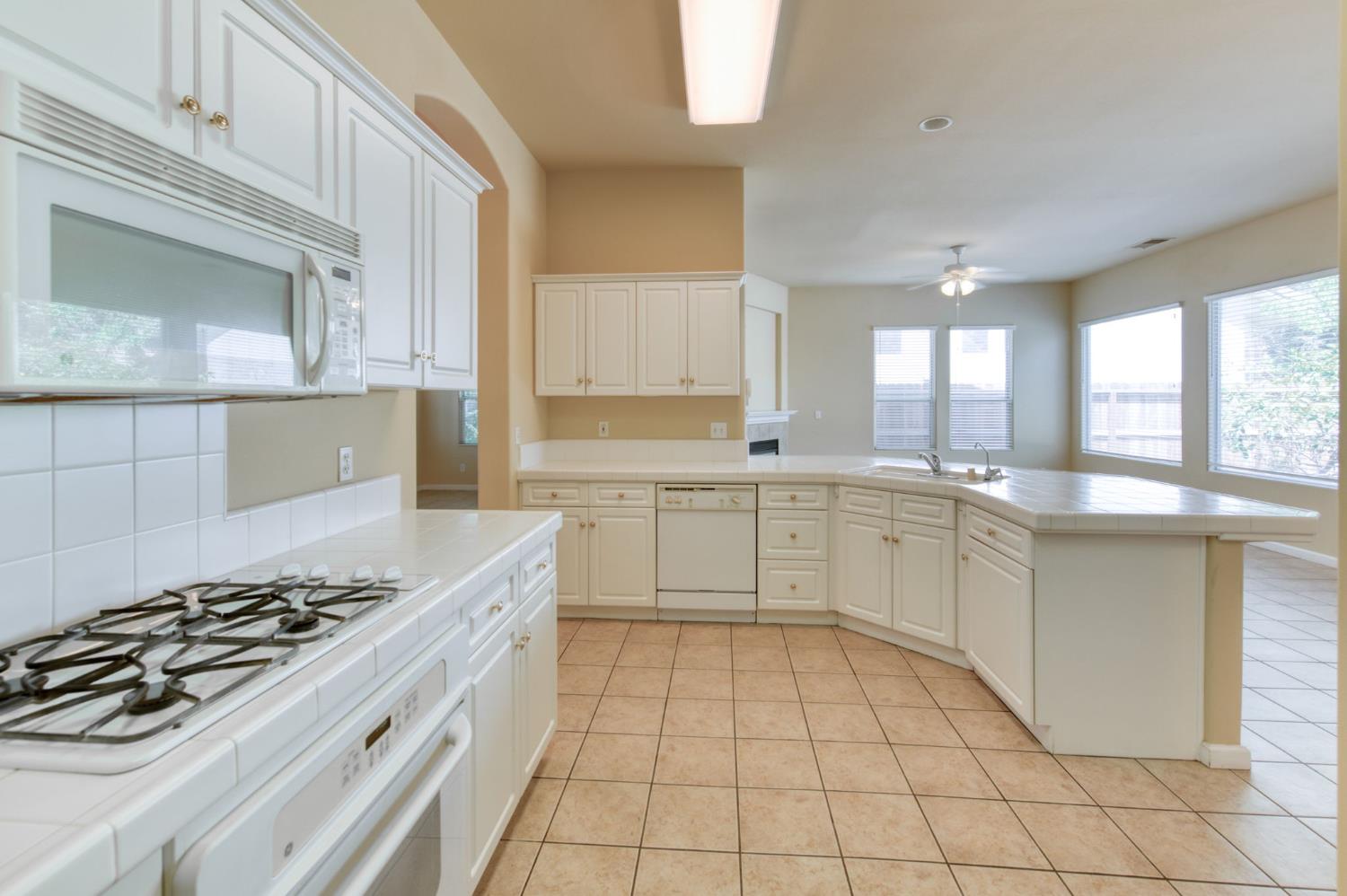 2959 Swift Ave, Clovis, CA 93611