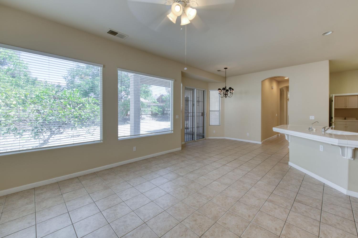 2959 Swift Ave, Clovis, CA 93611