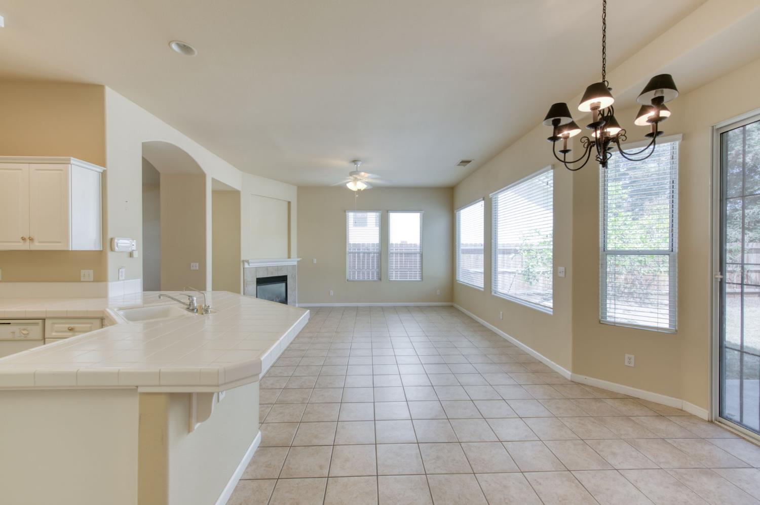2959 Swift Ave, Clovis, CA 93611