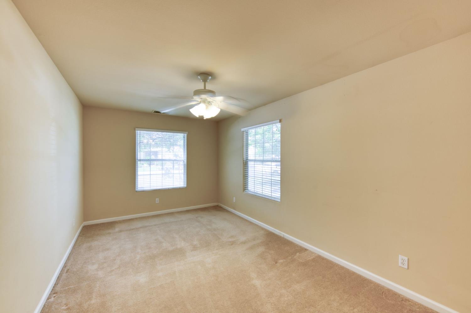 2959 Swift Ave, Clovis, CA 93611