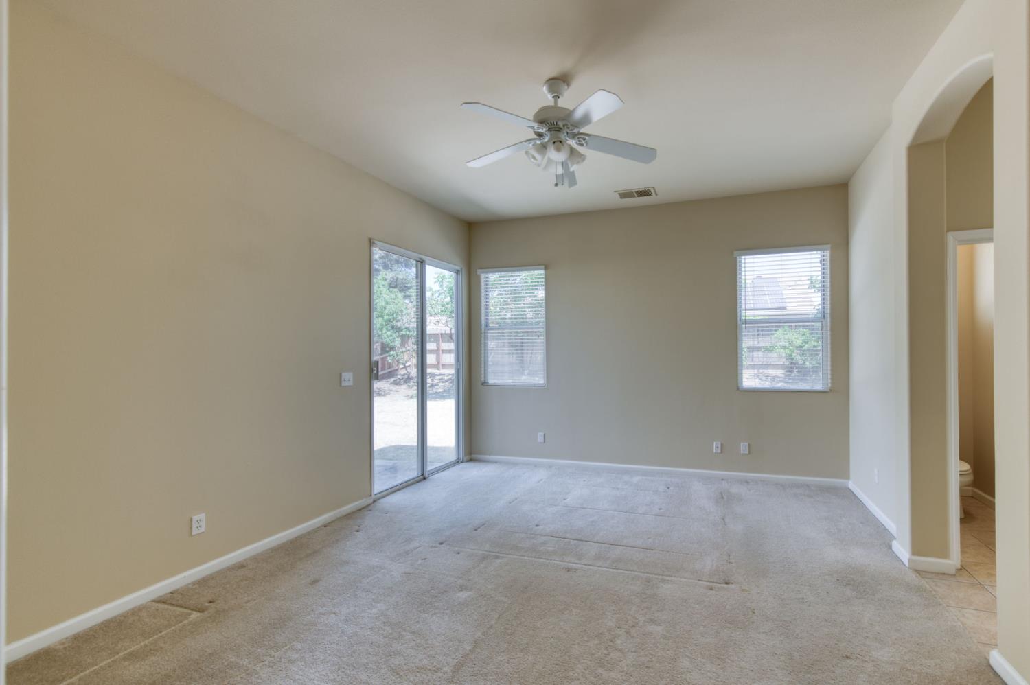 2959 Swift Ave, Clovis, CA 93611