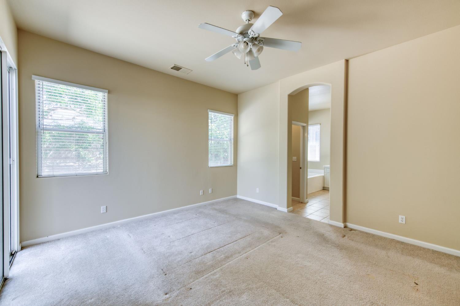 2959 Swift Ave, Clovis, CA 93611