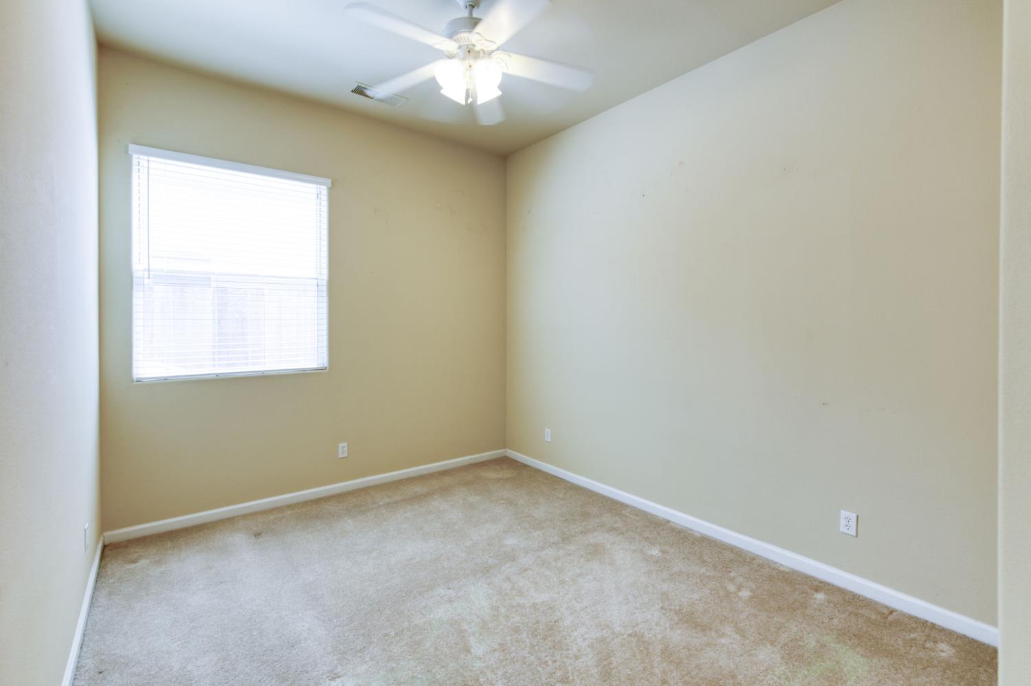 2959 Swift Ave, Clovis, CA 93611