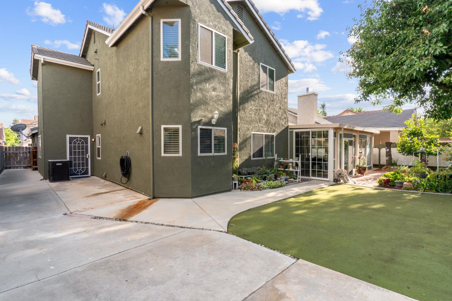 6632 E Michigan Ave, Fresno, CA 93727