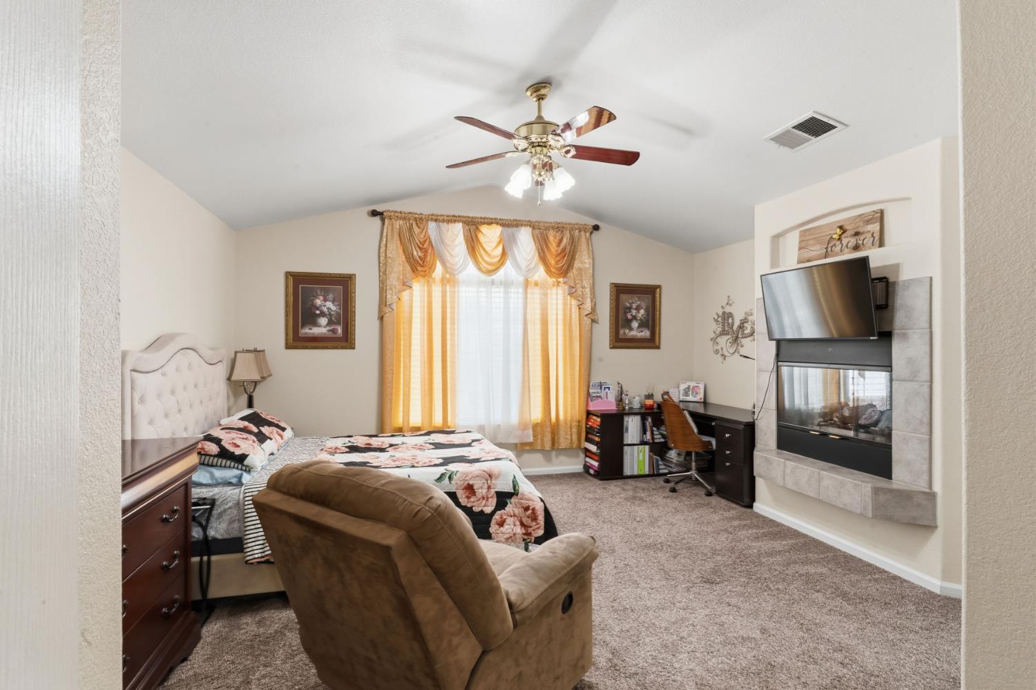 6632 E Michigan Ave, Fresno, CA 93727