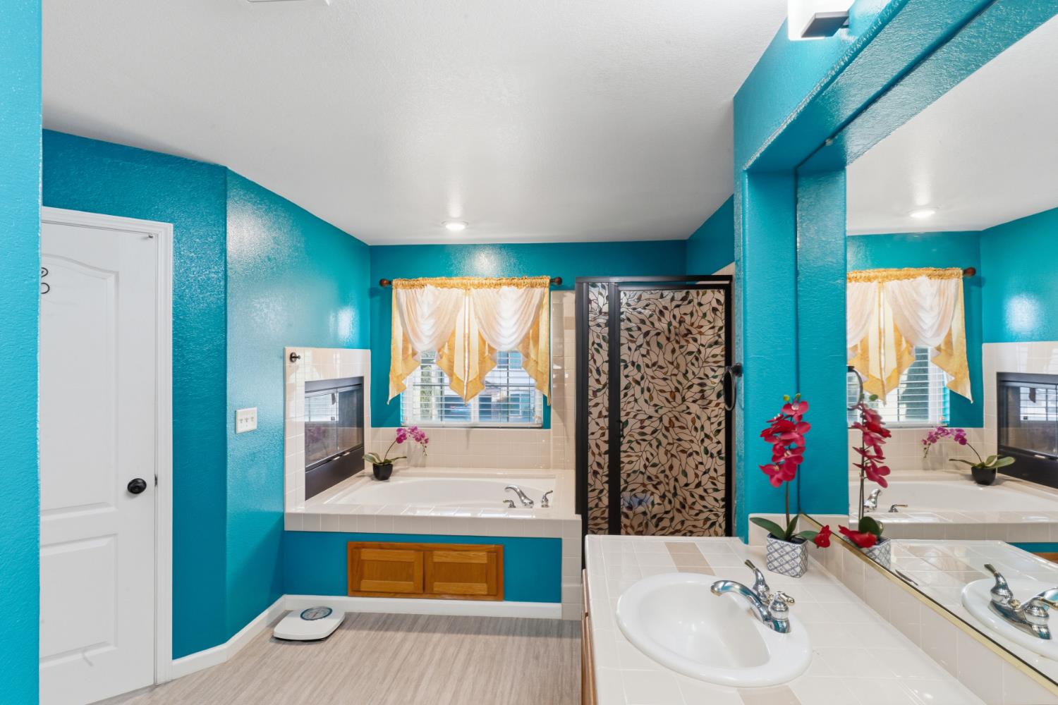 6632 E Michigan Ave, Fresno, CA 93727