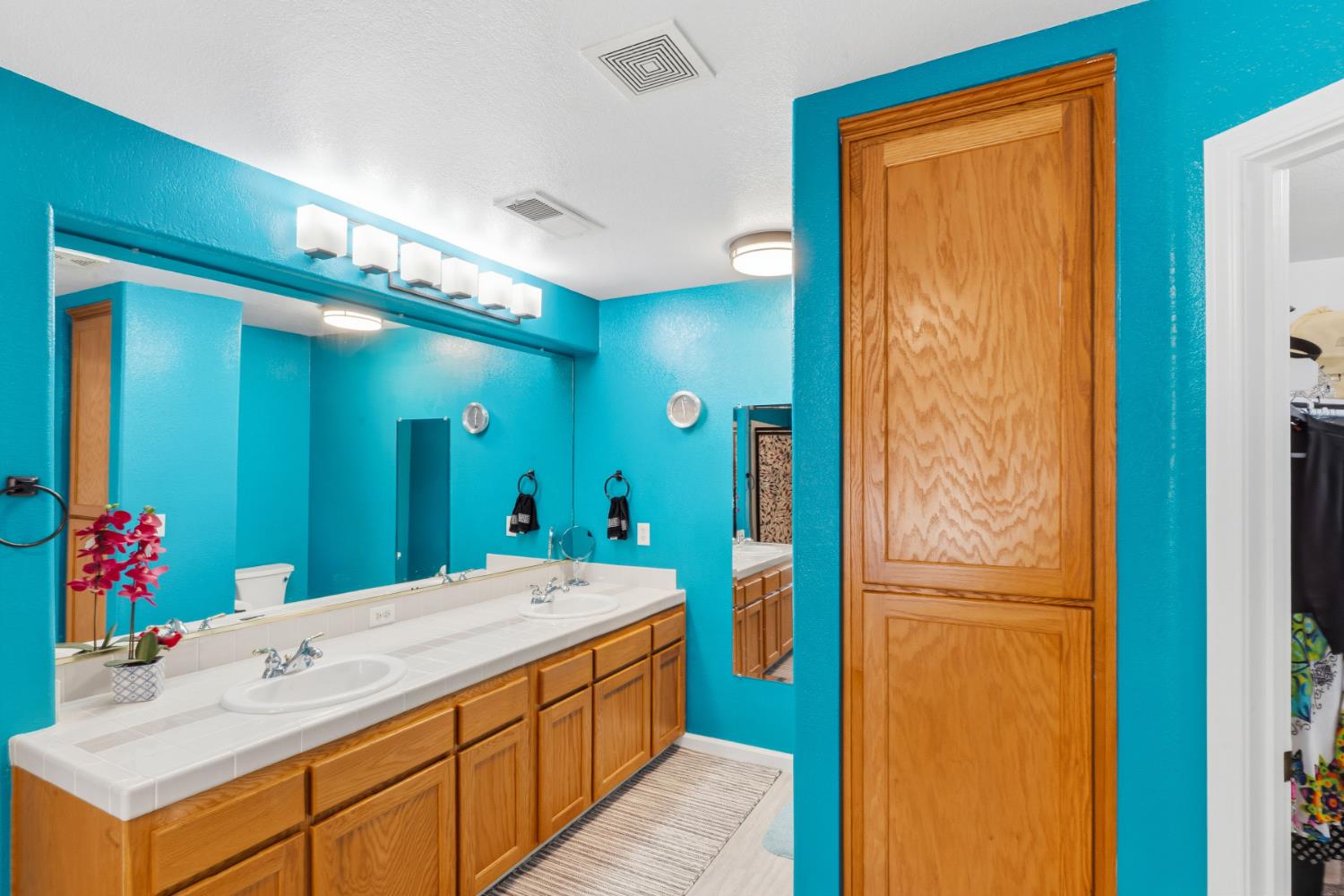 6632 E Michigan Ave, Fresno, CA 93727
